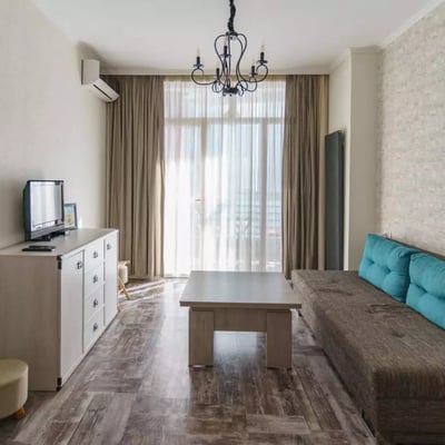 Alquiler de estudio a largo plazo en Batumi, calle Pirosmani 18C