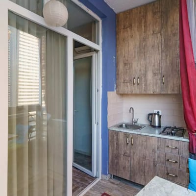 Alquiler de estudio a largo plazo en Batumi, calle Pirosmani 18C