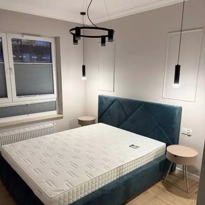 Alquiler a largo plazo, apartamento de 2 habitaciones, 44 m², Varsovia, distrito de Praga-Południe, calle Optyków