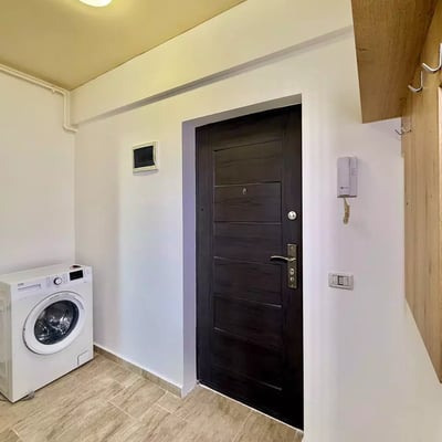 Long-term rental: studio, 1st floor, Militari Residence, Bucharest