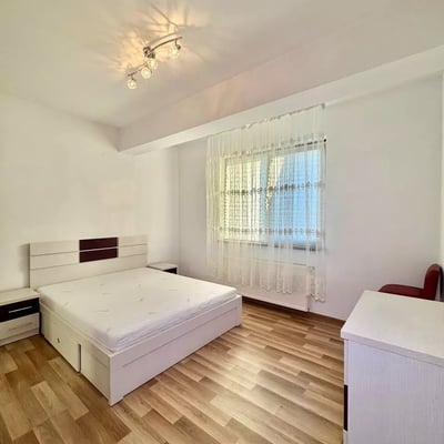 Alquiler a largo plazo: apartamento de una habitación con balcón, 3 piso, Dudu, Bucarest