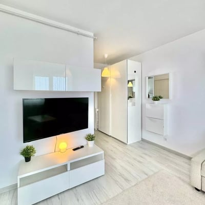 Long-term rental of a studio with a balcony in Bucharest, "Militari Residence" complex, Weiner Palada 49 Street