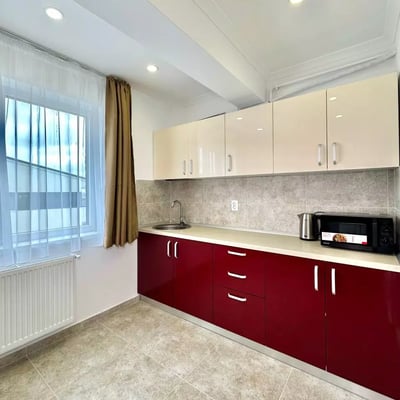 Alquiler a largo plazo de apartamento de 2 habitaciones en Bucarest, complejo "Militari Residence", calle Avangardei Tineretului 17