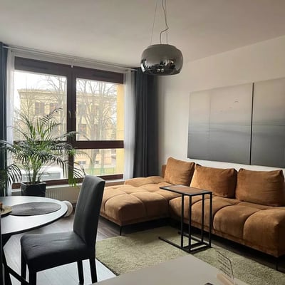 Alquiler a largo plazo de apartamento de 2 habitaciones en Cracovia, distrito Salwator, calle Senatorska