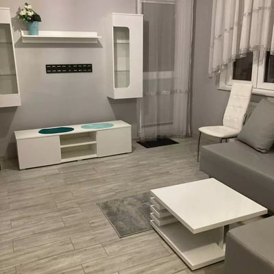 Alquiler a largo plazo de apartamento de 2 habitaciones en Wrocław, distrito Krzyki