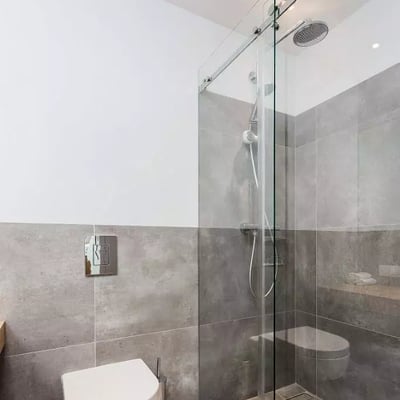 Long-term rental of a 3-rooms apartment 93 m2 in Warsaw, Wola district