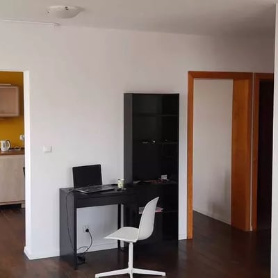 Alquiler a largo plazo de apartamento de 2 habitaciones en Breslavia, distrito Brochów, Polonia