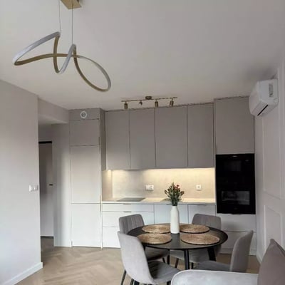 Alquiler a largo plazo de apartamento de 3 habitaciones en Cracovia, distrito Płaszów, Polonia