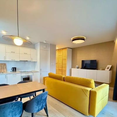 Alquiler a largo plazo de apartamento de 2 habitaciones en Cracovia, distrito Ruczaj, Polonia