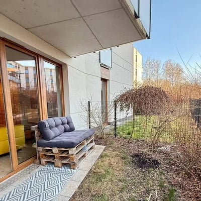 Alquiler a largo plazo de apartamento de 2 habitaciones en Cracovia, distrito Ruczaj, Polonia