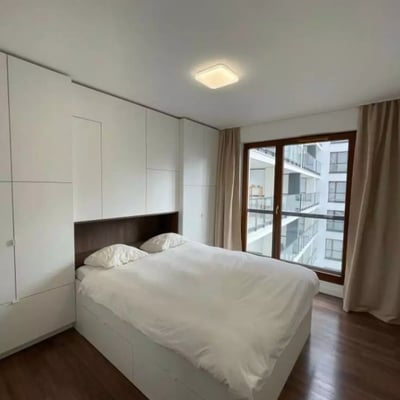 Alquiler a largo plazo de apartamento de 2 habitaciones en Varsovia, distrito Wola, Polonia