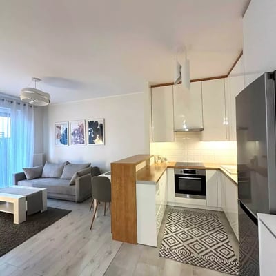 Long-term rental 51 m² apartment with 3 rooms, a balcony, and parking in Bemowo, Warsaw