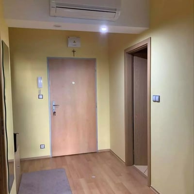 Долгосрочная аренда 2-комнатной квартиры (54 м² + балкон) в Ружинове, Братислава, Словакия