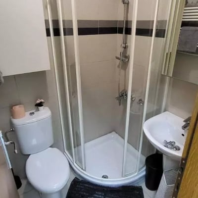 Alquiler a largo plazo Apartamento de dos habitaciones en Belgrado frente al Waterfront y al centro comercial Galleria