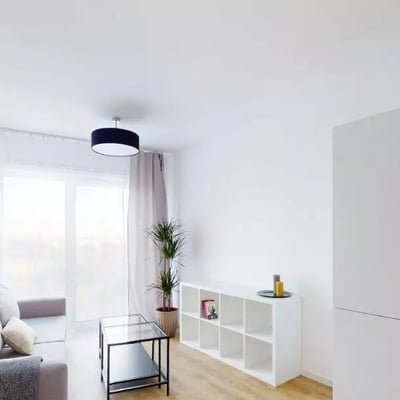 Long-term rental 4-room apartment near park and shops, Dębniki district, Kraków