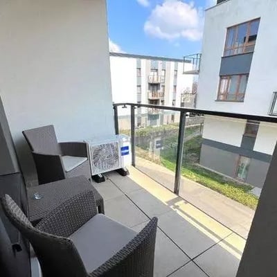 Долгосрочная аренда 3-комнатной квартиры 60 м² с балконом и кондиционером на ул. Na Grobli, Вроцлав