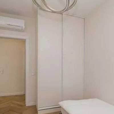 Долгосрочная аренда 3-комнатной квартиры с балконом и паркингом в Mokotów, Варшава