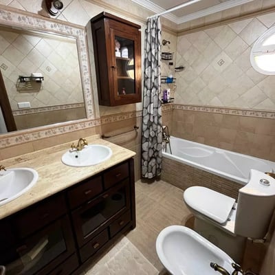 Long-term rental 3-bedroom apartment in Punta Prima, Alicante, Spain