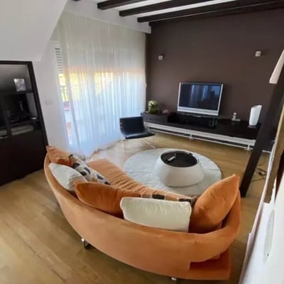 Long-term rental two-level penthouse in Vračar, Belgrade, Serbia