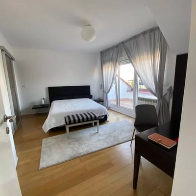 Long-term rental two-level penthouse in Vračar, Belgrade, Serbia