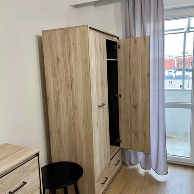 Alquiler a largo plazo piso con 2 habitaciones separadas en Breslavia, Polonia