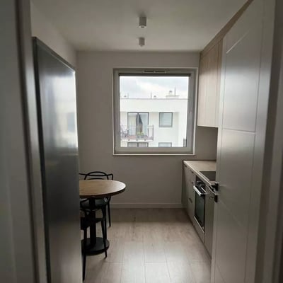 Alquiler a largo plazo de un apartamento de 2 habitaciones en la zona verde de Stabłowice, Breslavia