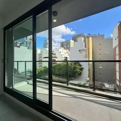 Long-term rental studio with balcony in Las Cañitas, Buenos Aires