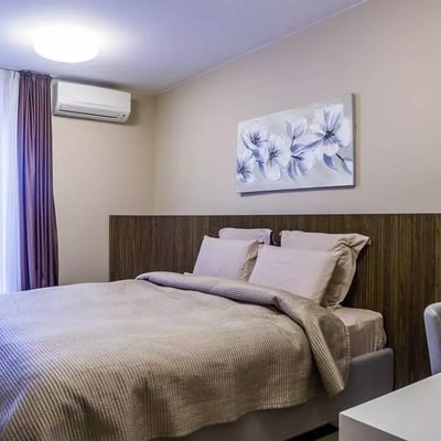 Alquiler a largo plazo de apartamento de 4 habitaciones cerca del parque Tašmajdan, centro de la ciudad, Belgrado, Serbia