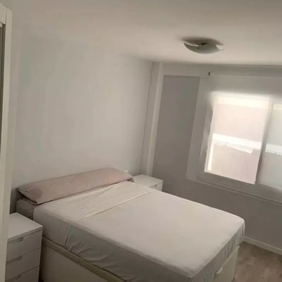 Long-term rental of a spacious apartment 110 m² with AC and parking space in Alicante