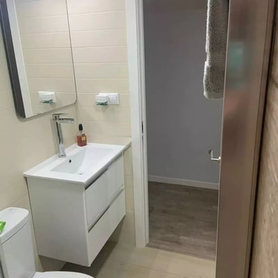 Long-term rental of a spacious apartment 110 m² with AC and parking space in Alicante