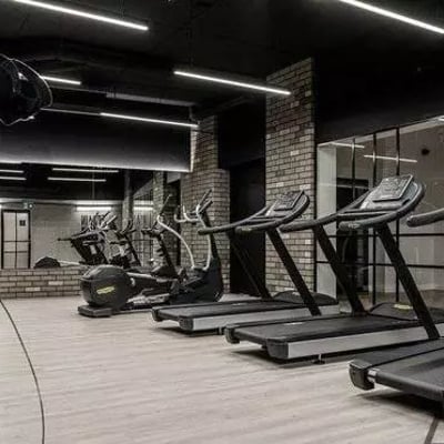 Долгосрочная аренда стильной квартиры с паркингом и спа-зоной в Angel City, Вроцлав, Польша