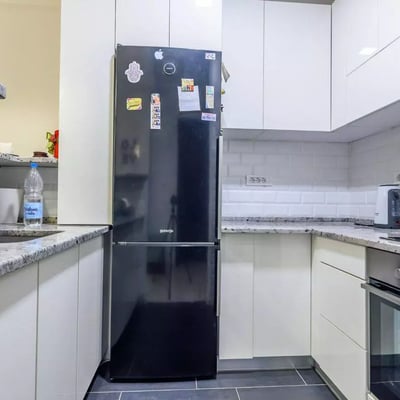 Alquiler a largo plazo en Belgrado departamento de 2 ambientes, 45 m² con balcón y calefacción