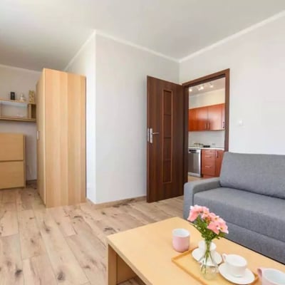 Долгосрочная аренда в Кракове современной 3-комнатной квартиры 65 м² с балконом, район Prądnik Czerwony