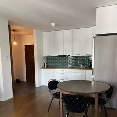 Long-term rental in Warsaw — 2-room 47 m² apartment with spacious balcony and parking, Praga-Południe