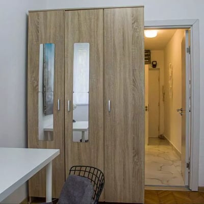 Долгосрочная аренда в Белграде — двухкомнатная квартира 50 м² в центре города, с кондиционером и возможностью проживания с питомцами