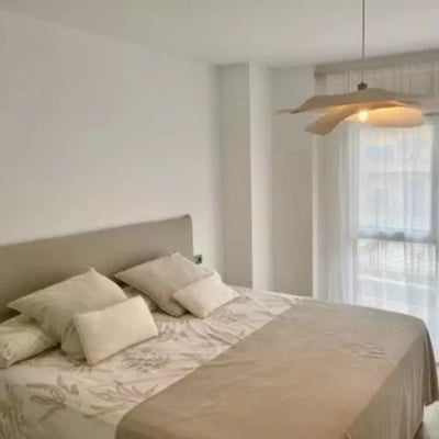 Long-term rental in Alicante — 3-bedroom apartment with terrace & parking, 130 m² near the center