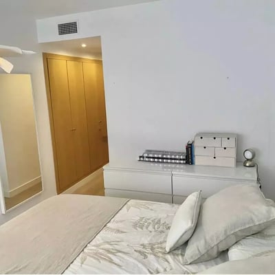 Long-term rental in Alicante — 3-bedroom apartment with terrace & parking, 130 m² near the center