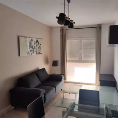 Long-term rental of a 90 m² apartment with patio, 3 bedrooms and 2 bathrooms in Alicante, pets negotiable