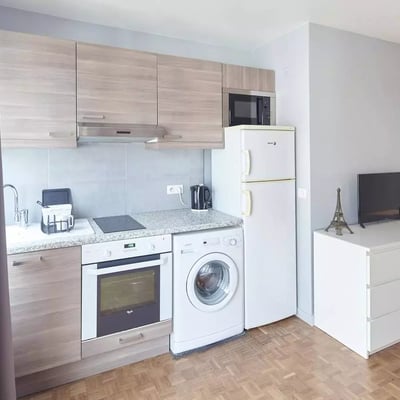 Long-term rental of a 35 m² studio on rue de Théâtre, 15th arrondissement of Paris