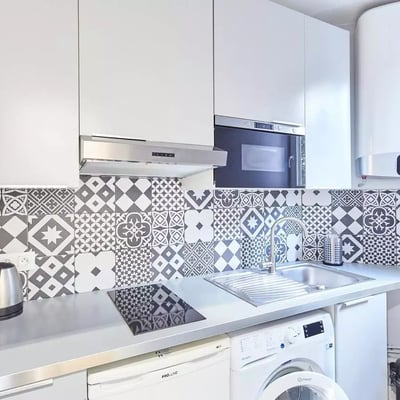Long-term rental of a 24 m² studio on rue Cepre, 15th arrondissement of Paris, 1st floor