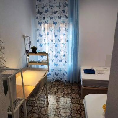 Long-term rent in Alicante spacious 3-bedroom apartment with balcony