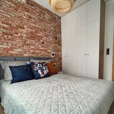 Long-term rental 2-room apartment with balcony and AC in Mokotów, Warsaw