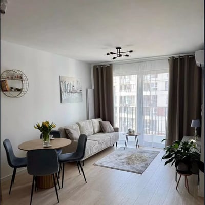 Alquiler a largo plazo de un piso nuevo de 2 habitaciones con balcón y aparcamiento, Ursus, Varsovia