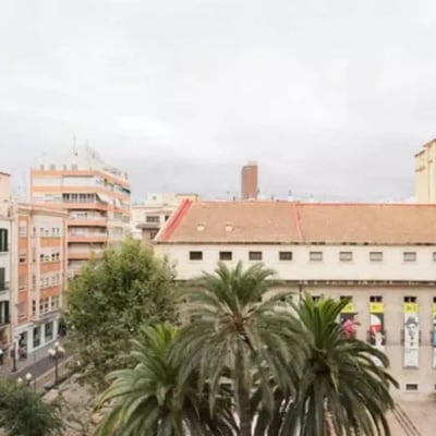 Long-term rental of a bright apartment in the center of Alicante, Spain