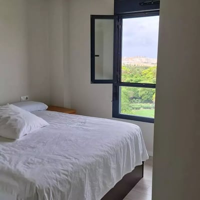 Location à long terme — appartement de 130 m² avec 4 chambres à Alicante (PAU5)