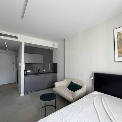 Alquiler a largo plazo: estudio de 28 m² en el centro de Breslavia