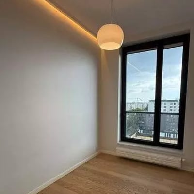 Long-term rental 78 m² apartment with balcony & AC in Wola, Warsaw, Poland