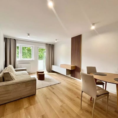 Location à long terme d’un appartement 2 pièces de 41 m² avec balcon, à Żoliborz, Varsovie, Pologne