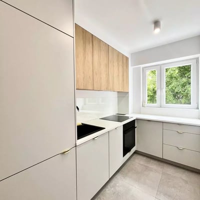 Location à long terme d’un appartement 2 pièces de 41 m² avec balcon, à Żoliborz, Varsovie, Pologne