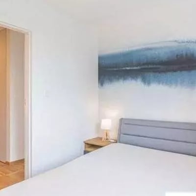 Alquiler a largo plazo piso de 47 m², 2 habitaciones, con balcón y aire acondicionado, Wola, Varsovia